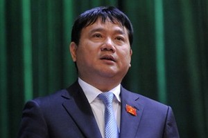 Bộ Giao thông thuyết phục QH về dự án Luồng sông Hậu